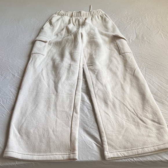 Pants - Kids Wide-Leg Cargo Sweatpants in Cream